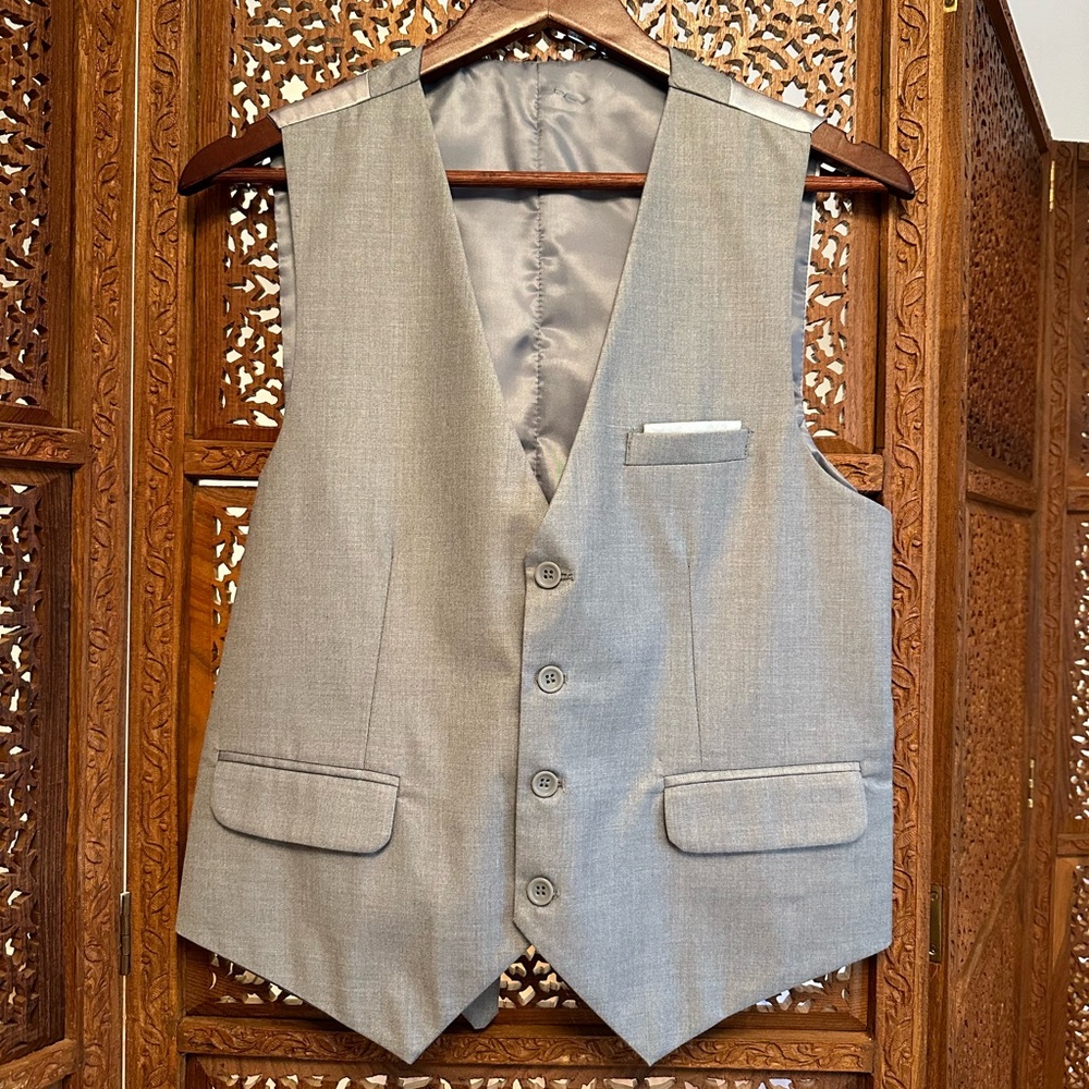 🚹 Cloudstyle gray suit vest